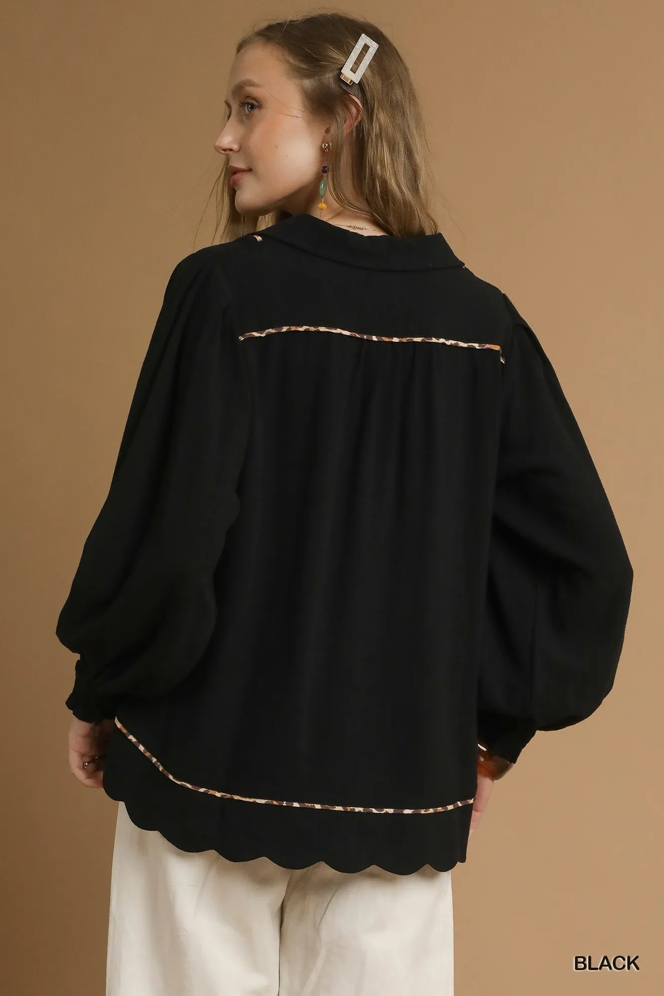 Umgee Full Size Linen Scallop Hem Blouse with Contrast Trim Plus Size - Oneira Fashions