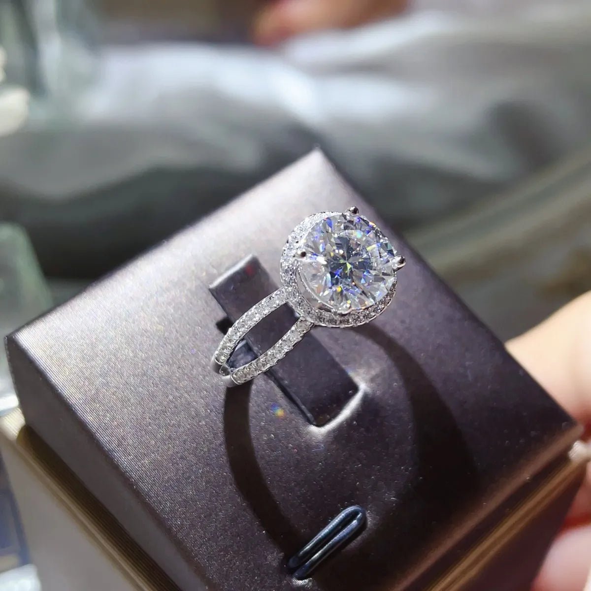 2 Carat 925 Sterling Silver Moissanite Ring - Oneira Fashions