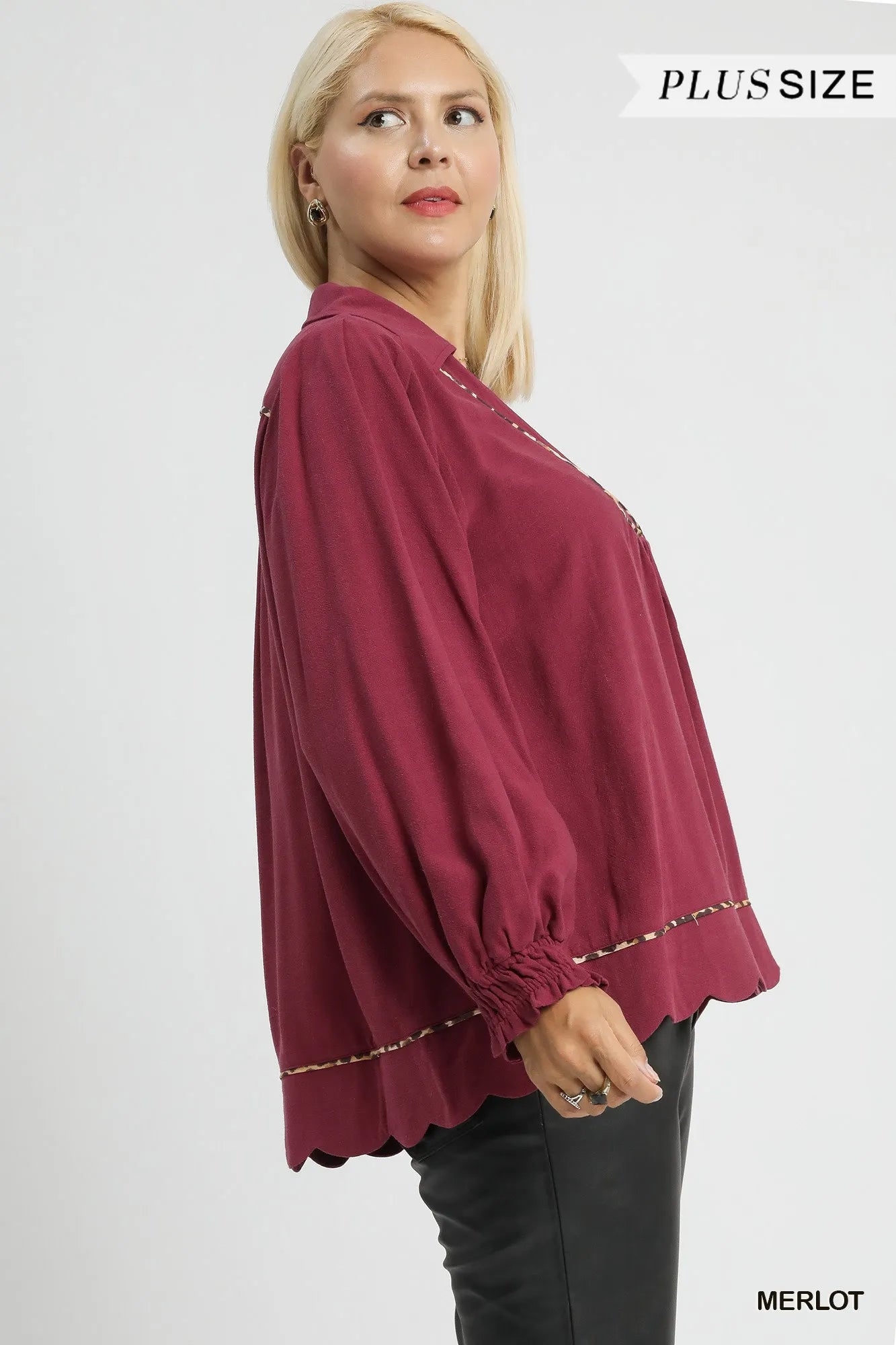 Umgee Full Size Linen Scallop Hem Blouse with Contrast Trim Plus Size - Oneira Fashions