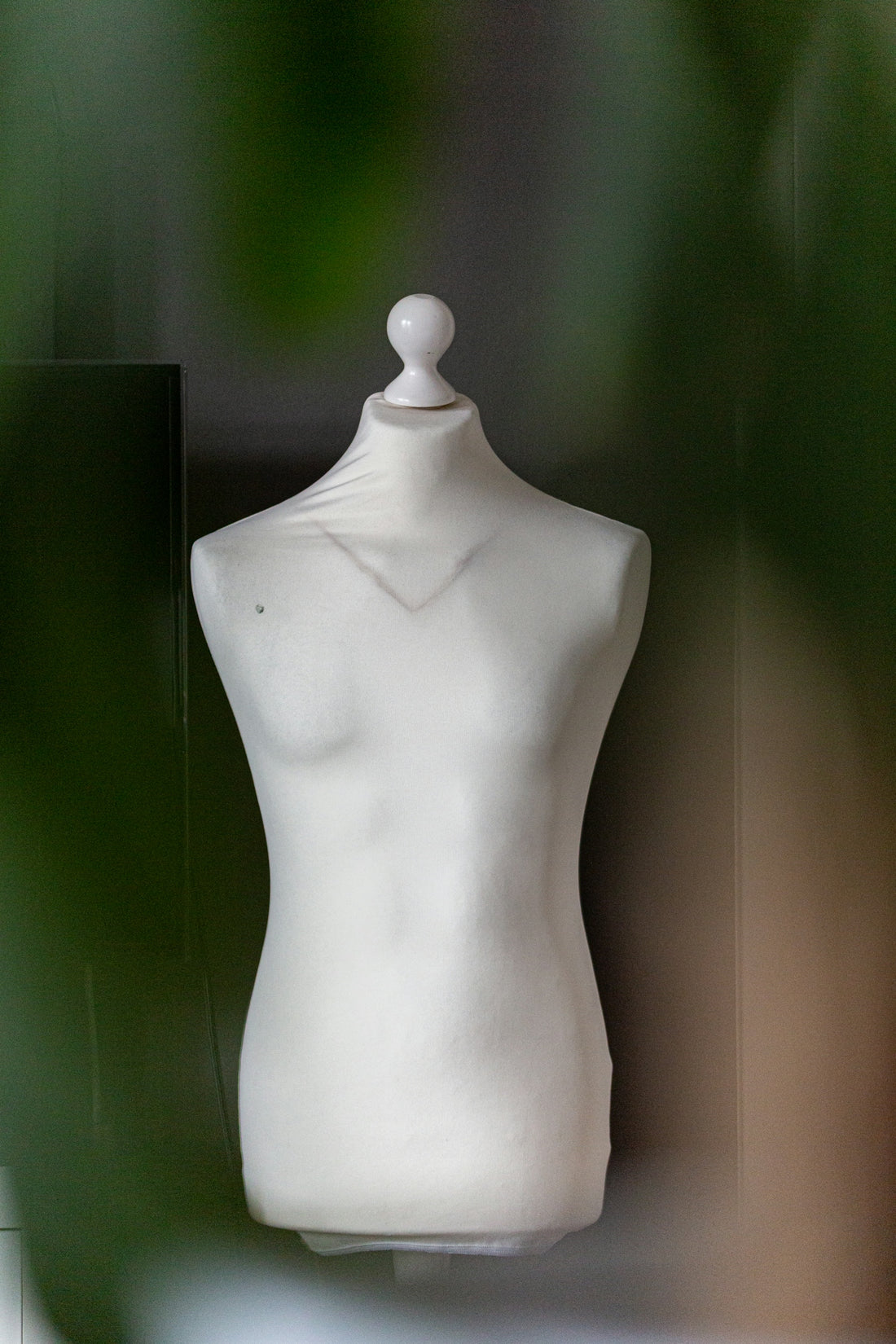 One Arm Model Empowering Your Wardrobe With Body-Positive Fashion Tips – Oneira Fashions