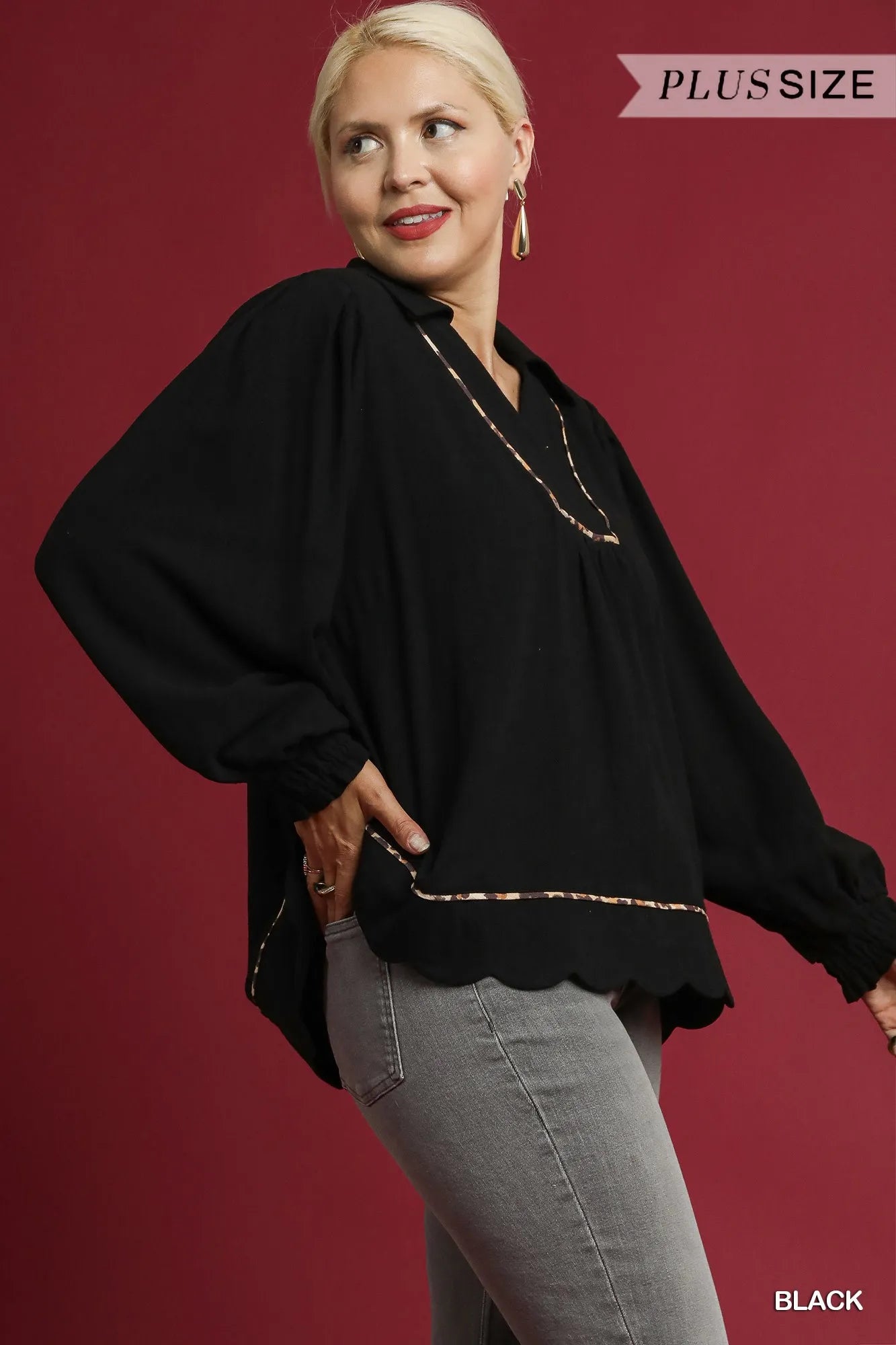 Umgee Full Size Linen Scallop Hem Blouse with Contrast Trim Plus Size - Oneira Fashions